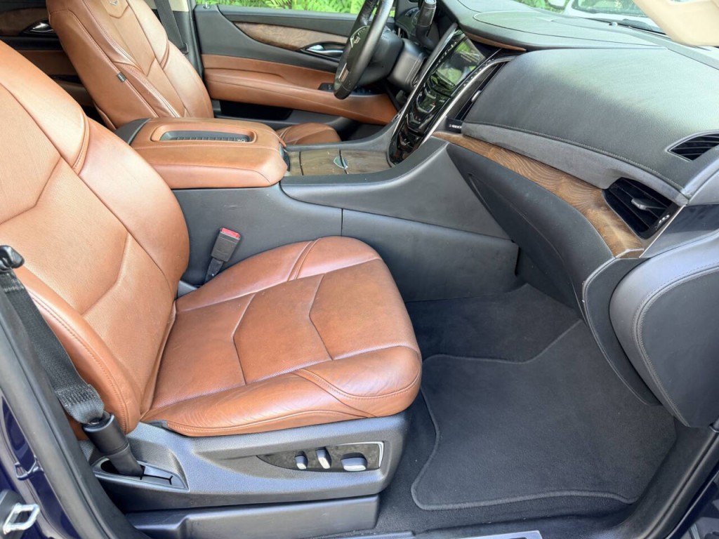 2019 Cadillac Escalade Image 31