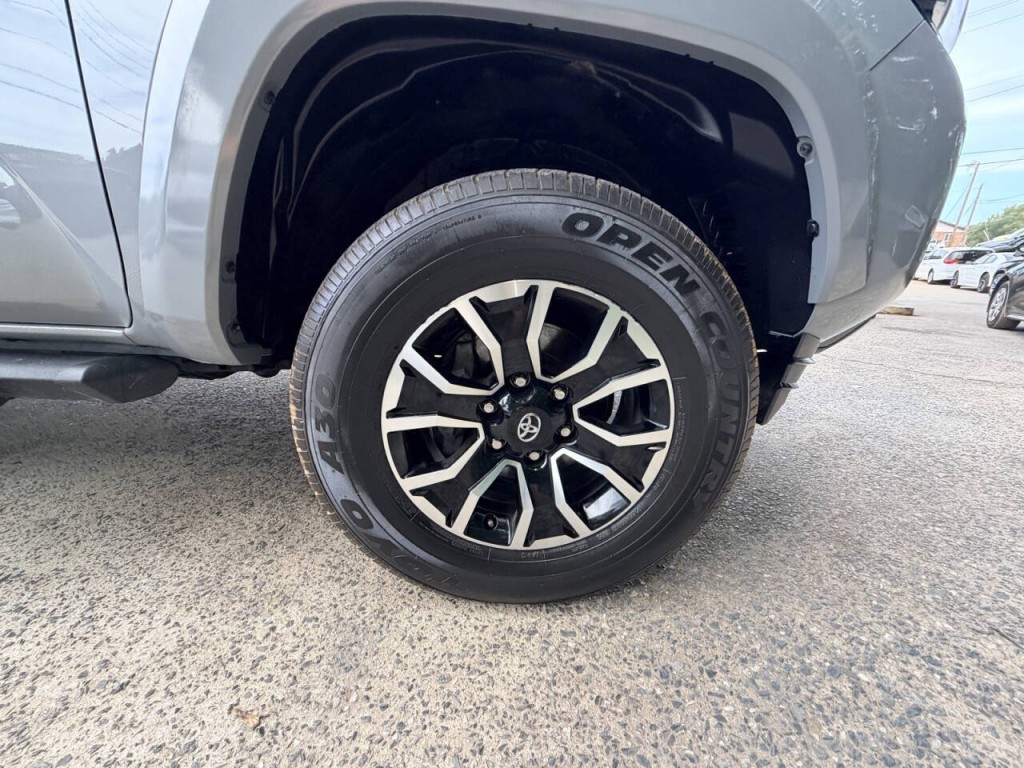 2021 Toyota Tacoma Image 9