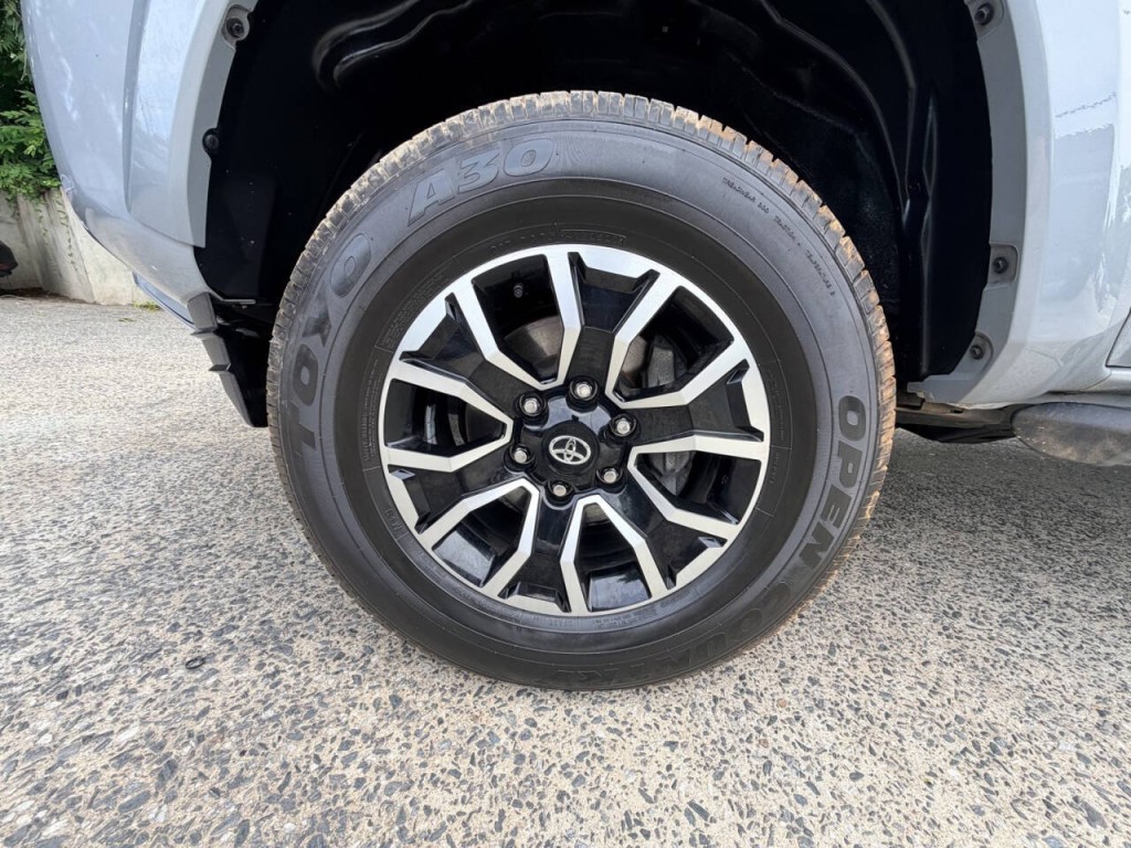 2021 Toyota Tacoma Image 12
