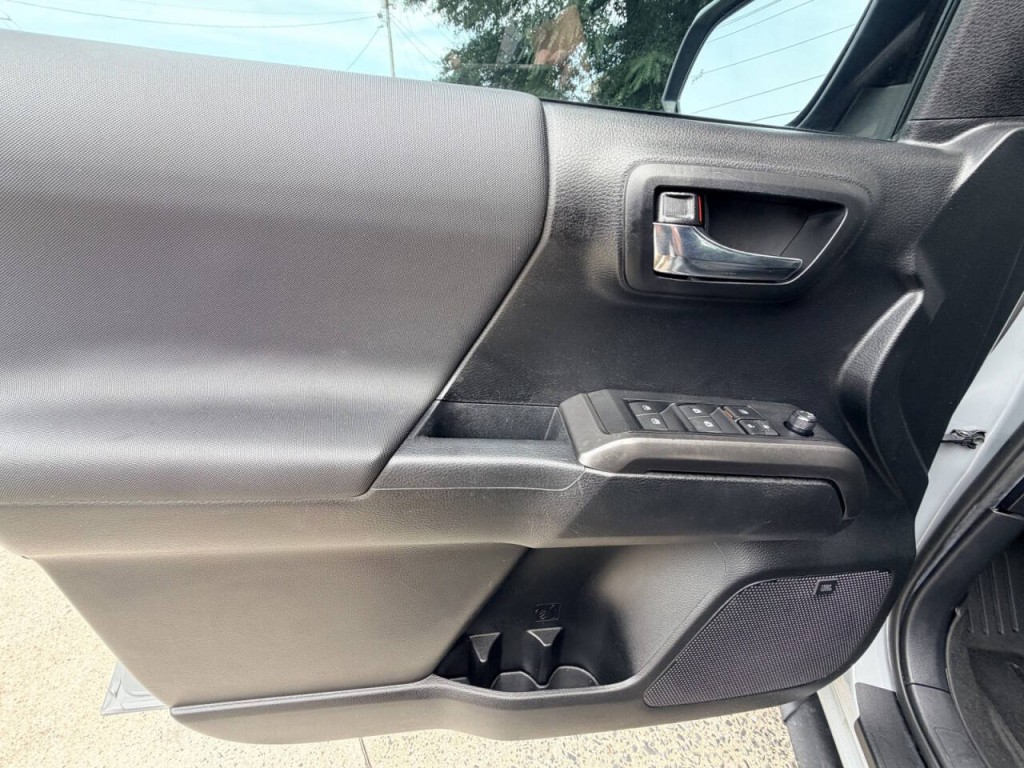 2021 Toyota Tacoma Image 13