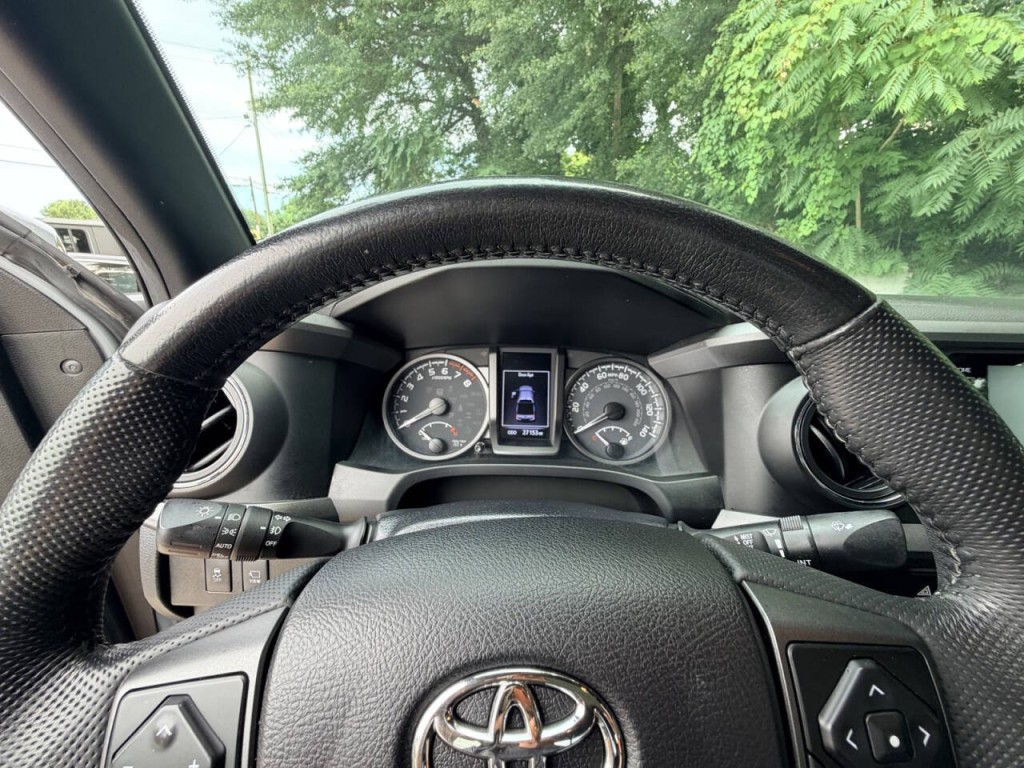 2021 Toyota Tacoma Image 16