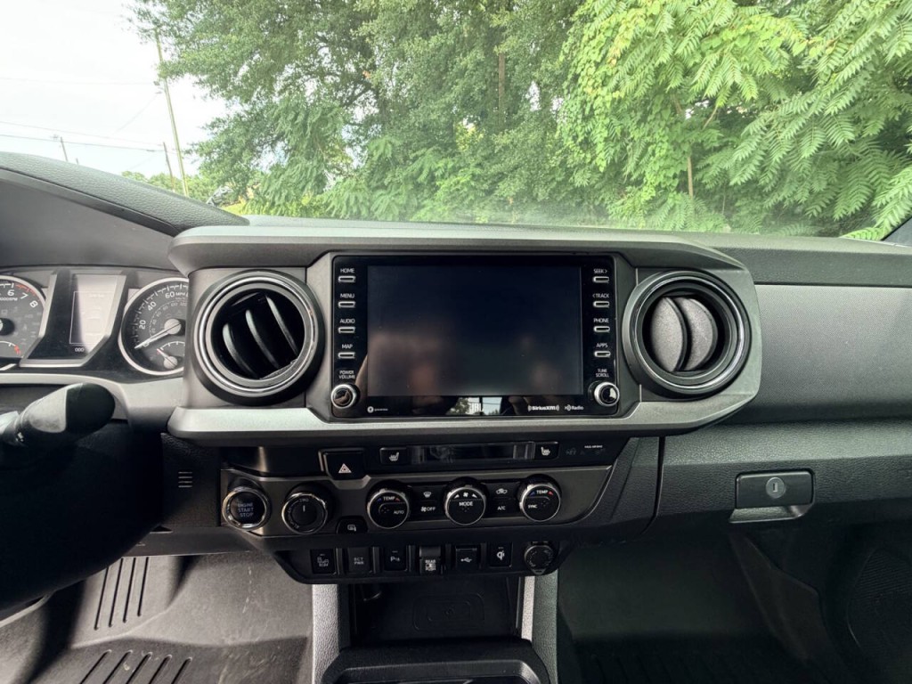 2021 Toyota Tacoma Image 18