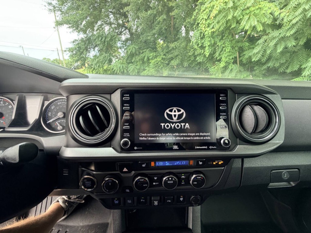 2021 Toyota Tacoma Image 19