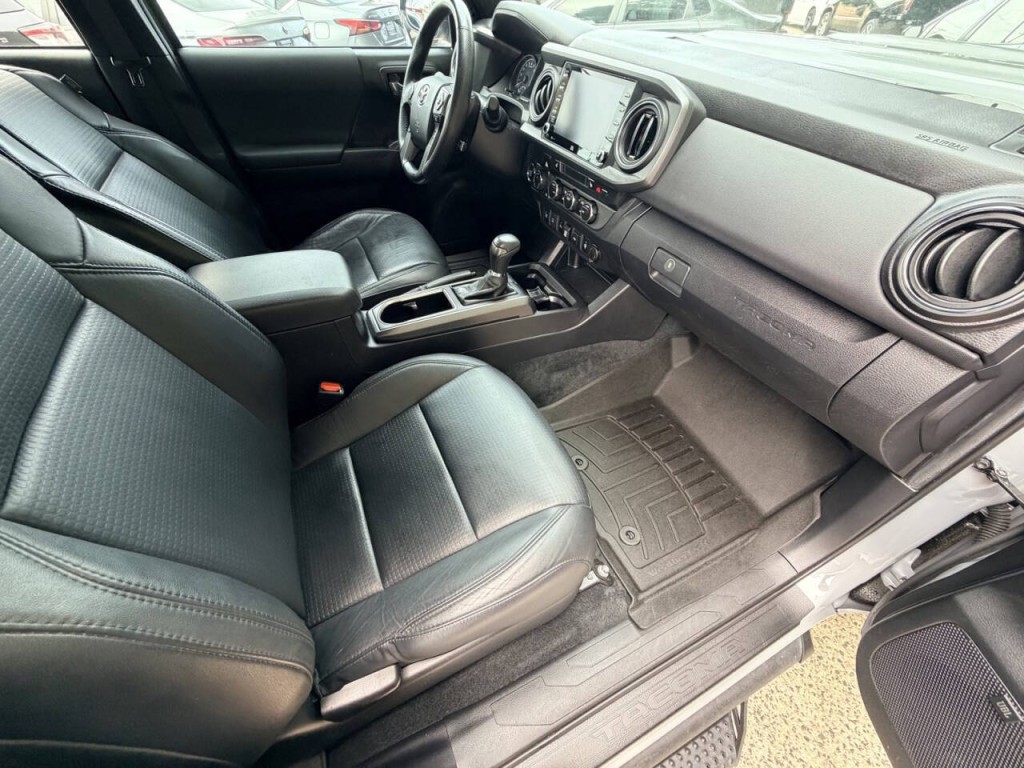 2021 Toyota Tacoma Image 30
