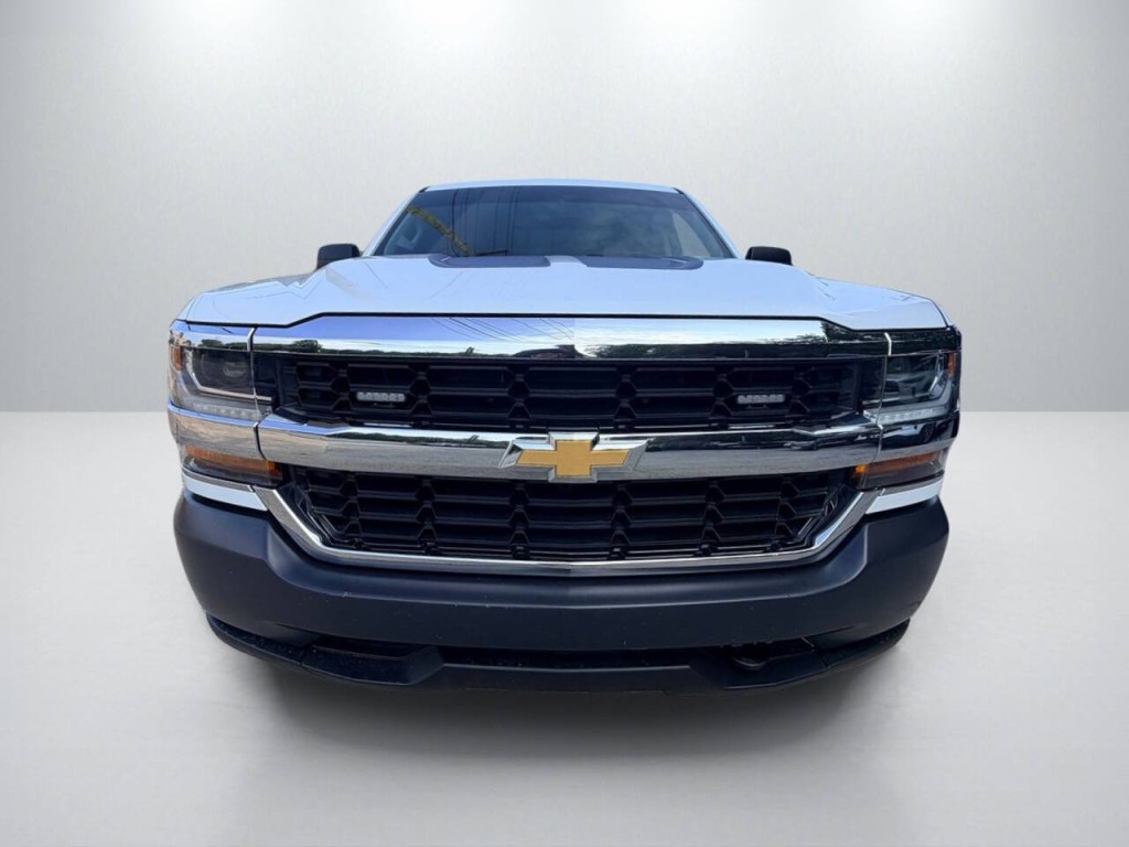 2018 Chevrolet Silverado 1500 Image 2