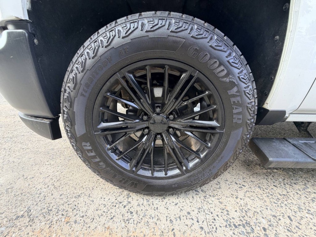 2018 Chevrolet Silverado 1500 Image 12