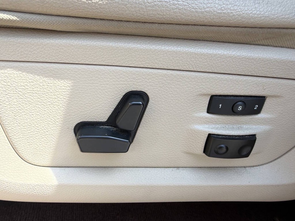 2014 RAM 1500 Image 16