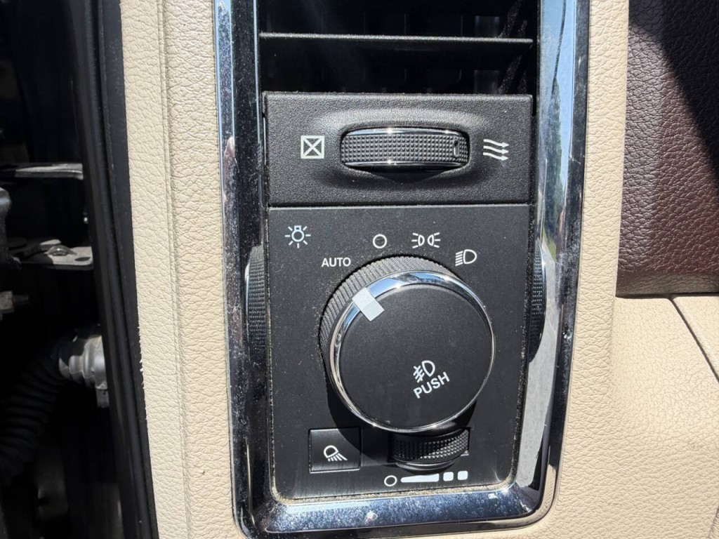 2014 RAM 1500 Image 17