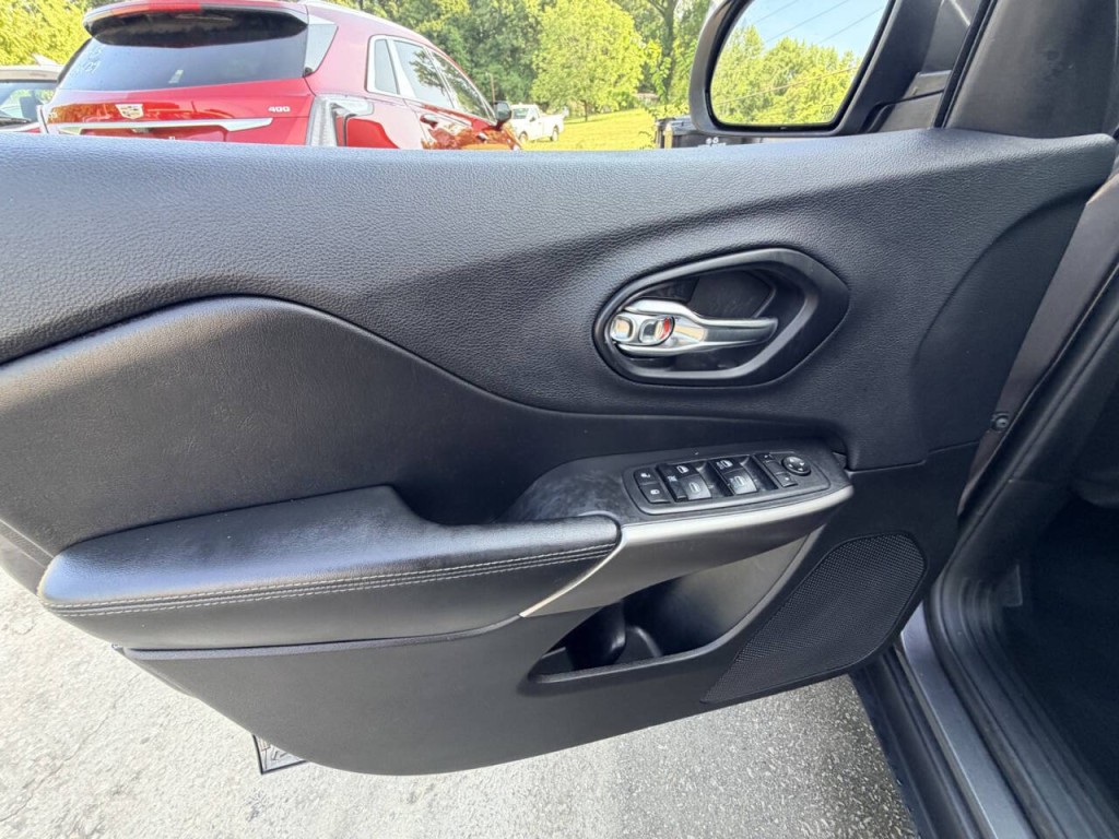 2019 Jeep Cherokee Image 13