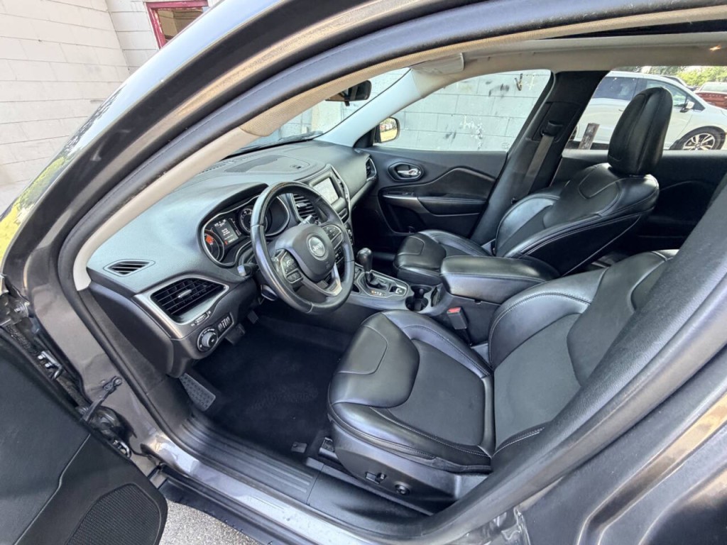 2019 Jeep Cherokee Image 14