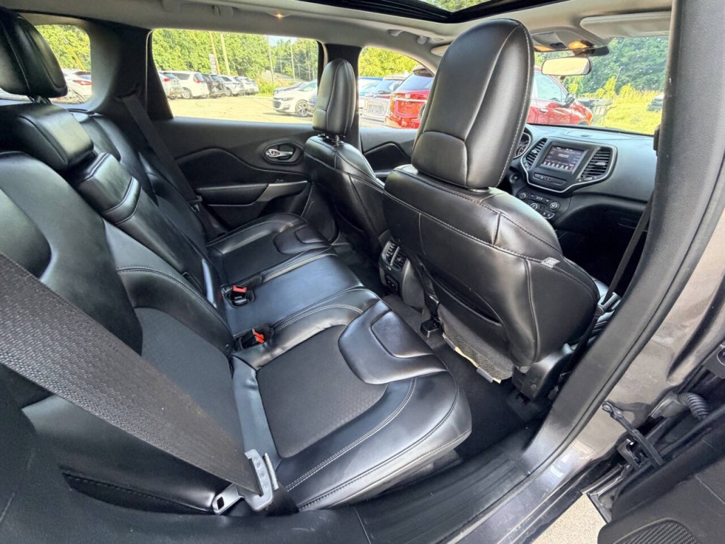 2019 Jeep Cherokee Image 25