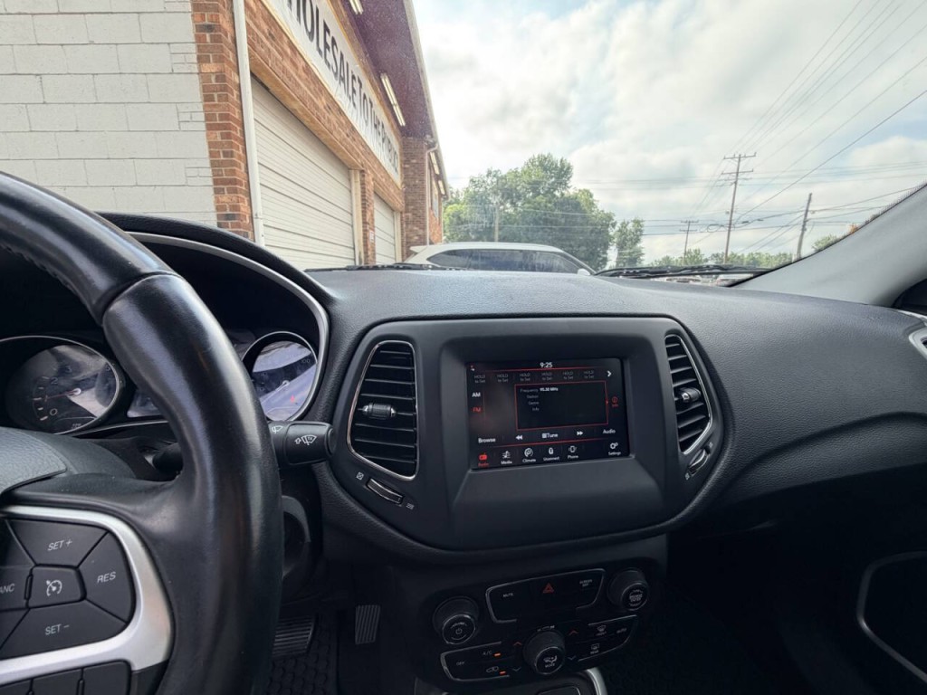 2020 Jeep Compass Image 17