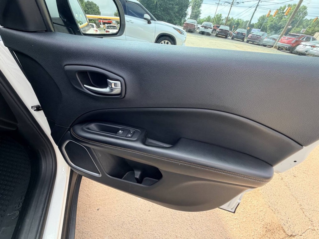 2020 Jeep Compass Image 24