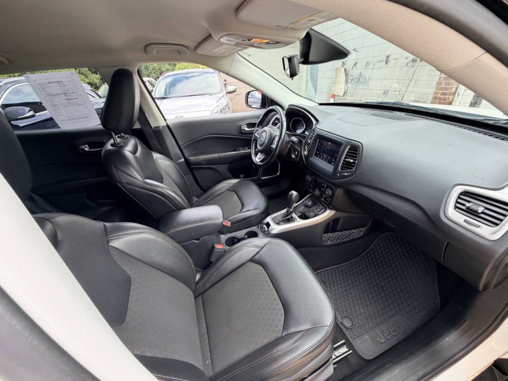 2020 Jeep Compass Image 25