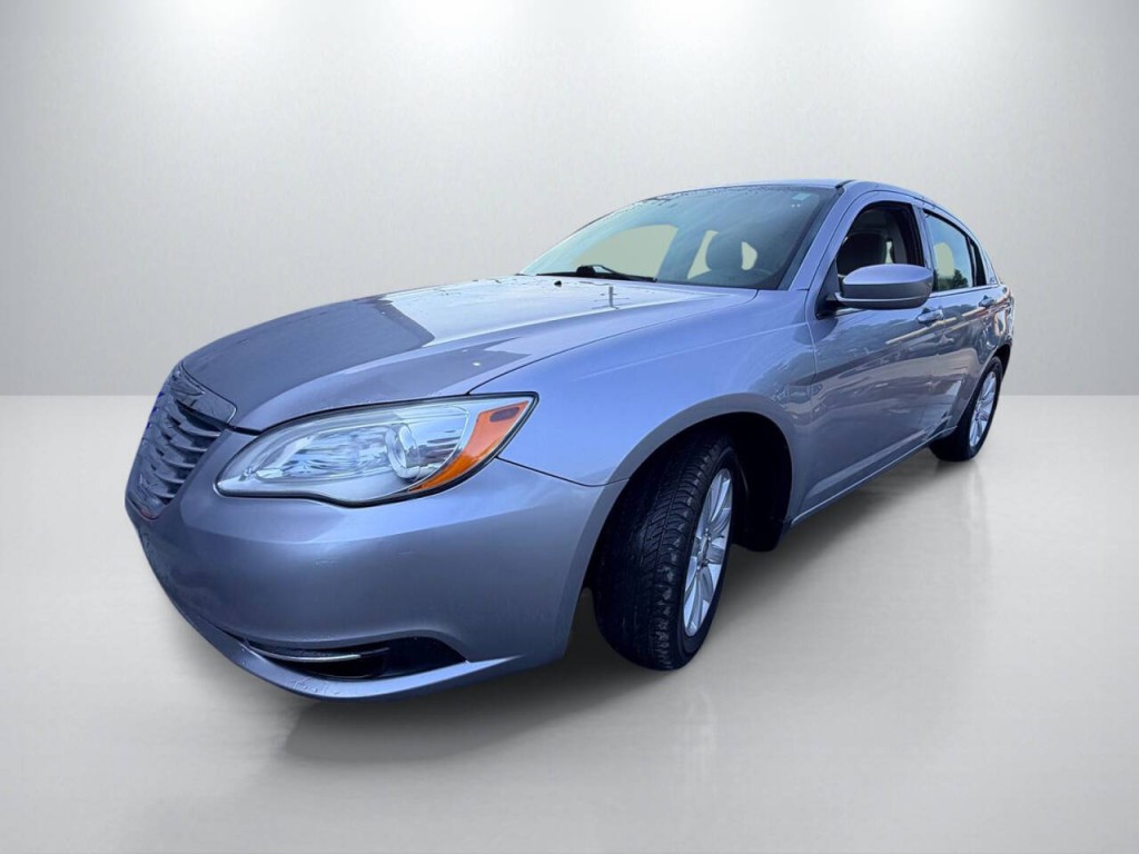 2013 Chrysler 200 Image 3