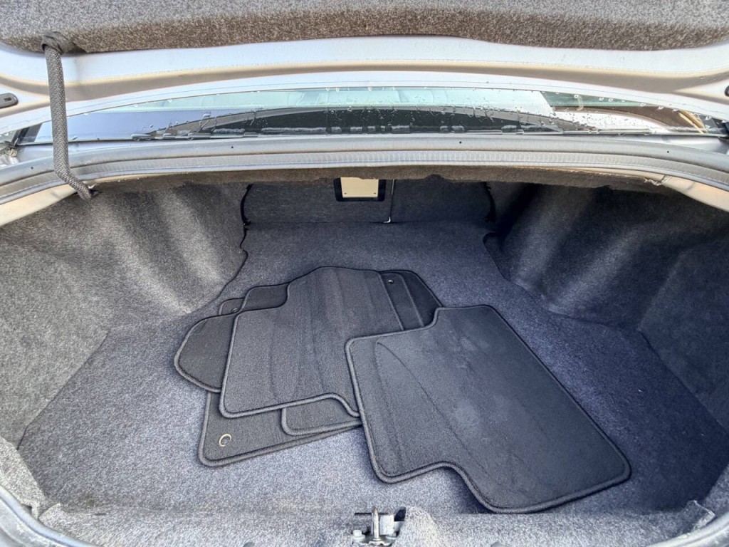 2013 Chrysler 200 Image 20