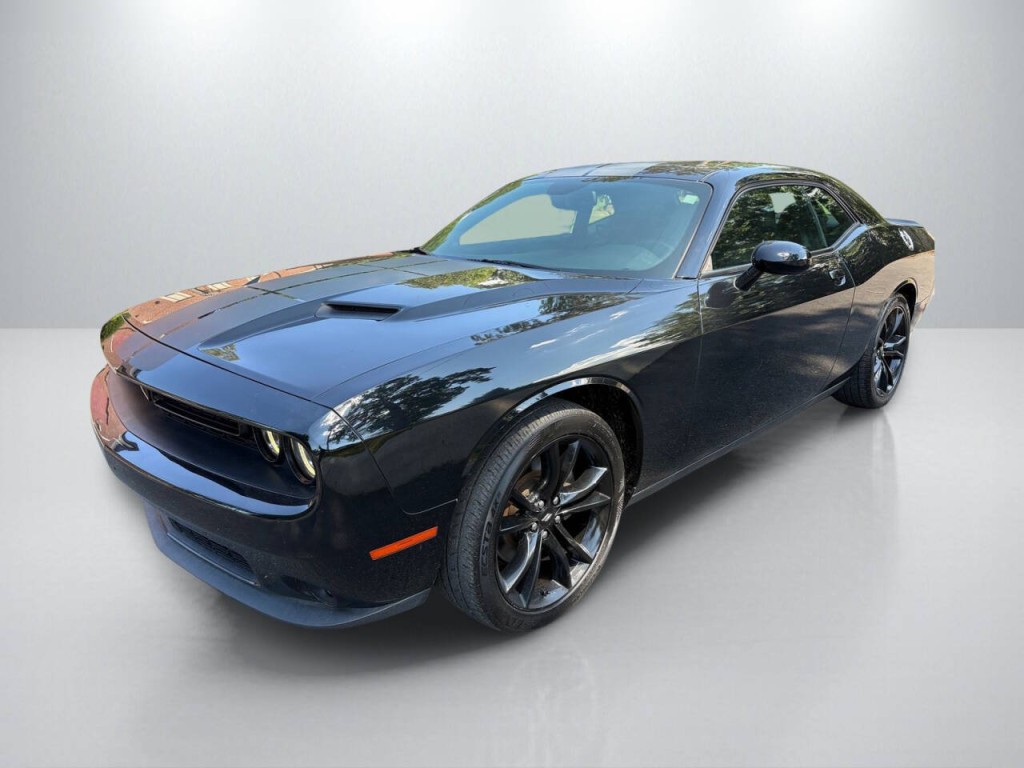 2017 Dodge Challenger Image 3