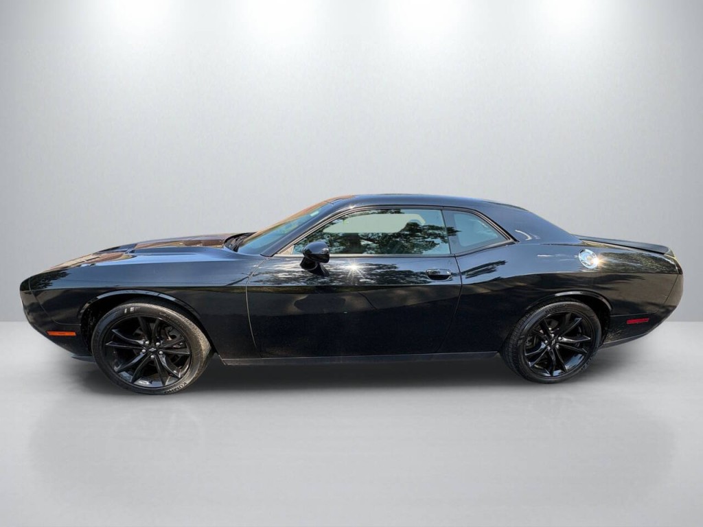 2017 Dodge Challenger Image 4