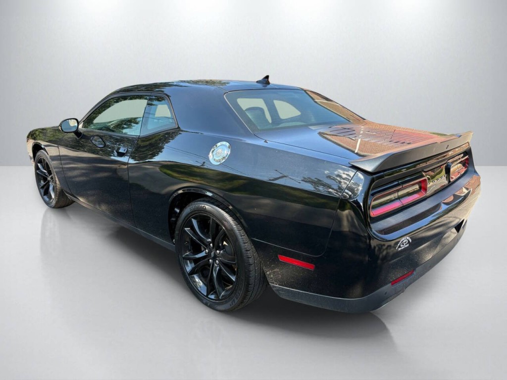 2017 Dodge Challenger Image 5