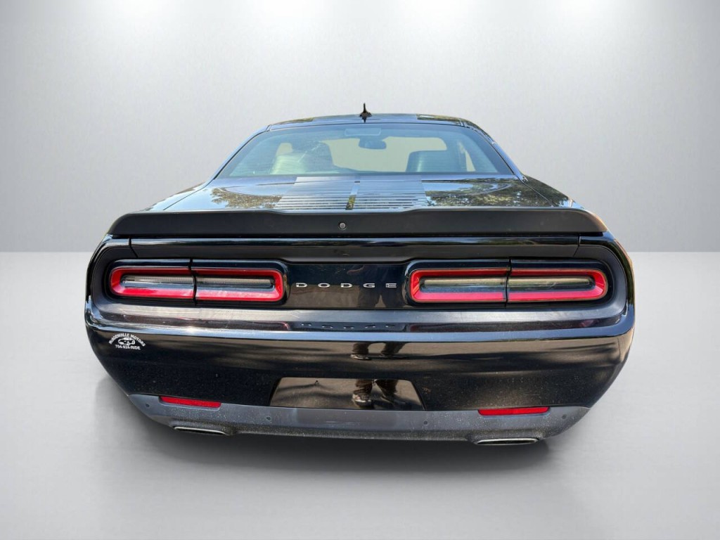 2017 Dodge Challenger Image 6