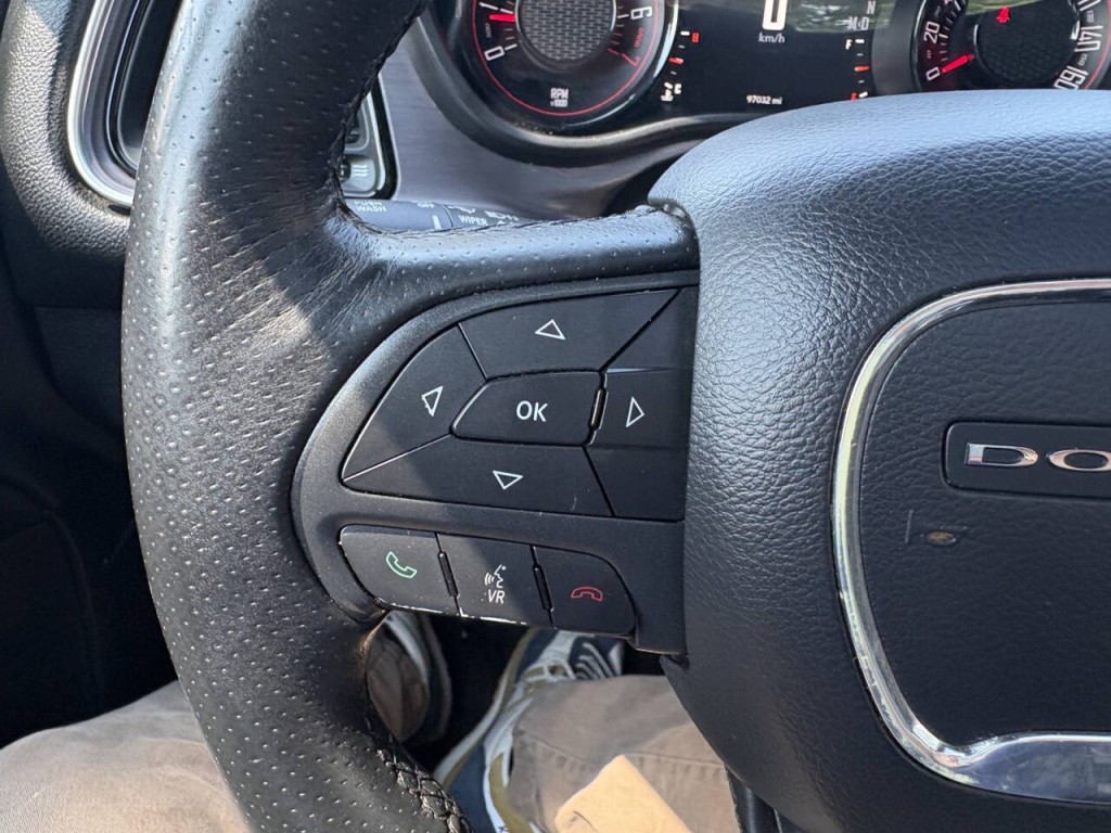 2017 Dodge Challenger Image 17