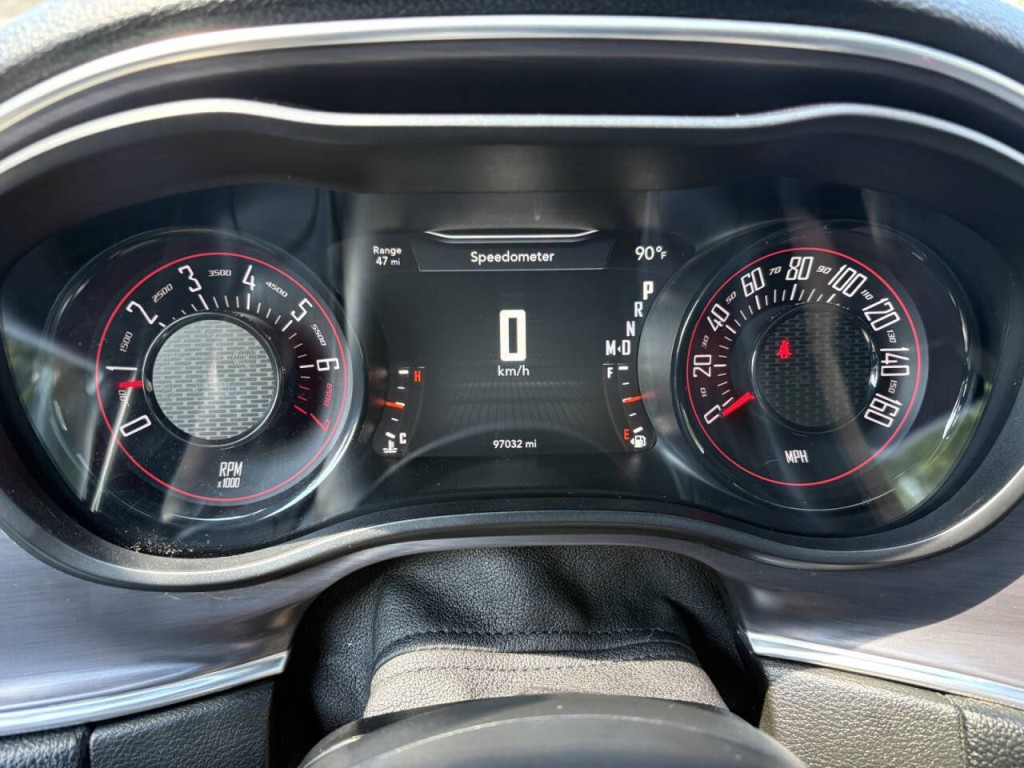 2017 Dodge Challenger Image 18