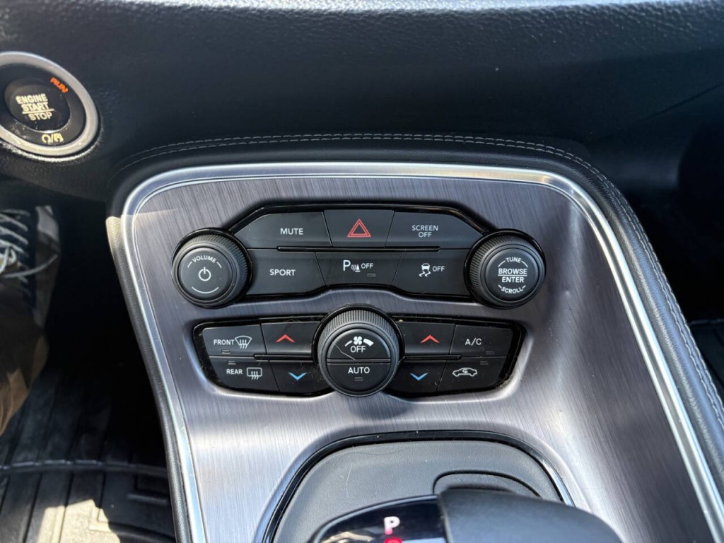 2017 Dodge Challenger Image 22