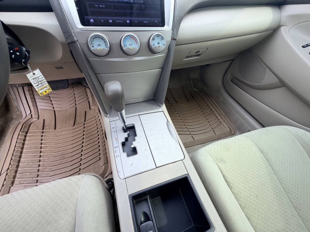 2009 Toyota Camry Image 17