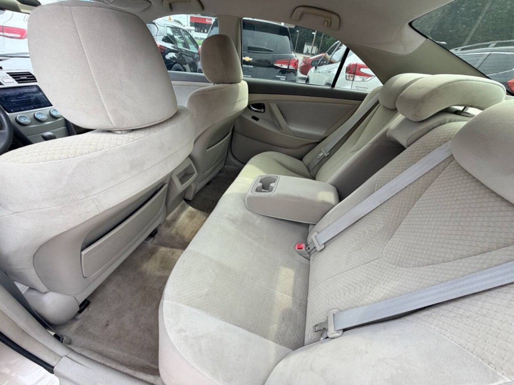 2009 Toyota Camry Image 19