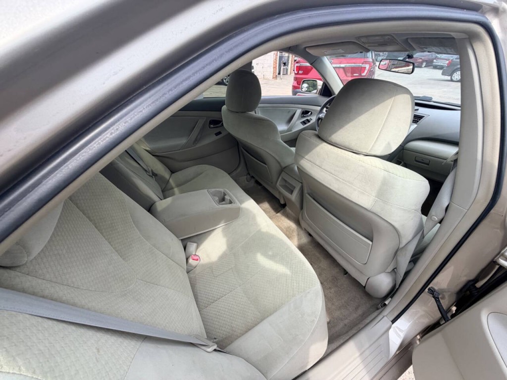 2009 Toyota Camry Image 22