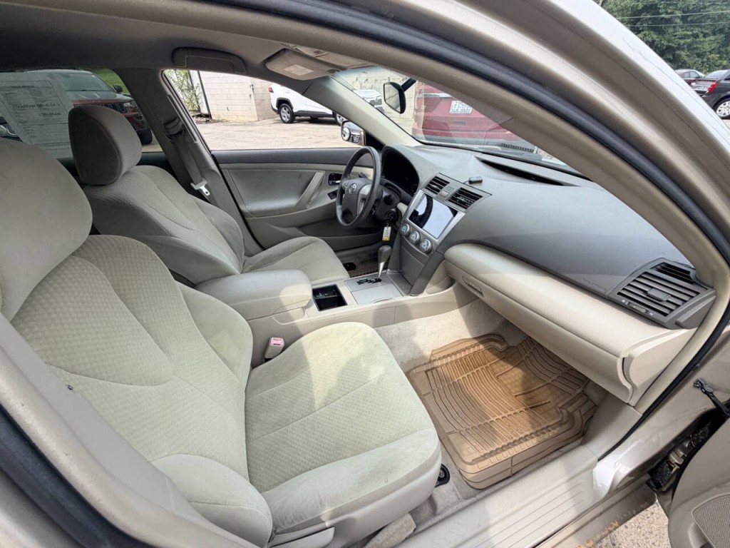 2009 Toyota Camry Image 24