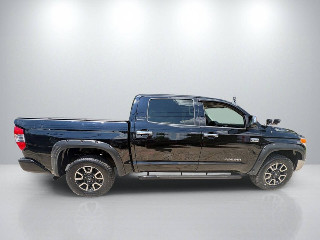 2017 Toyota Tundra Image 8