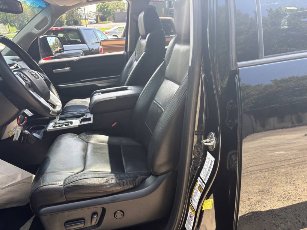 2017 Toyota Tundra Image 10