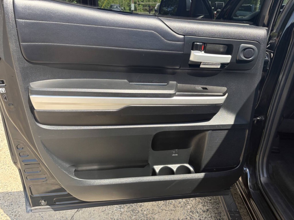 2017 Toyota Tundra Image 23