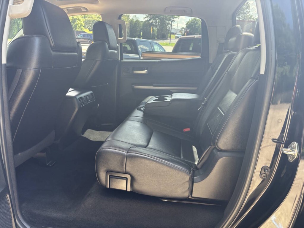 2017 Toyota Tundra Image 24