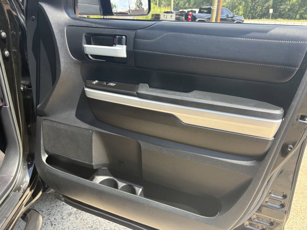 2017 Toyota Tundra Image 25