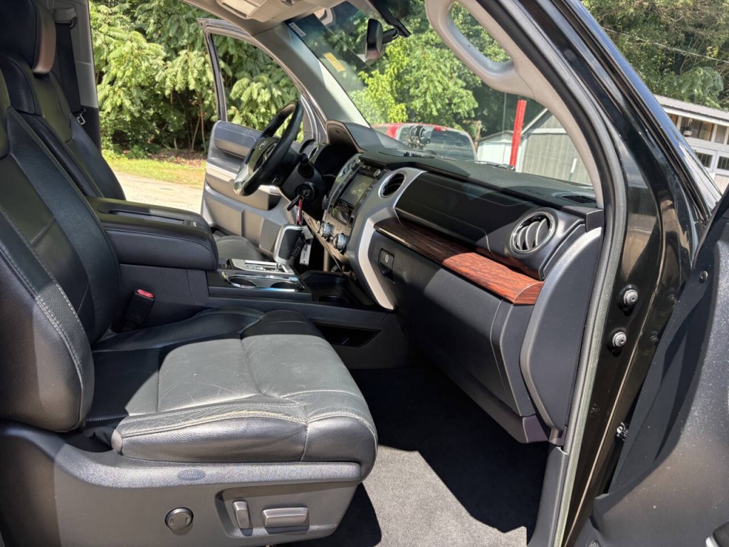 2017 Toyota Tundra Image 27