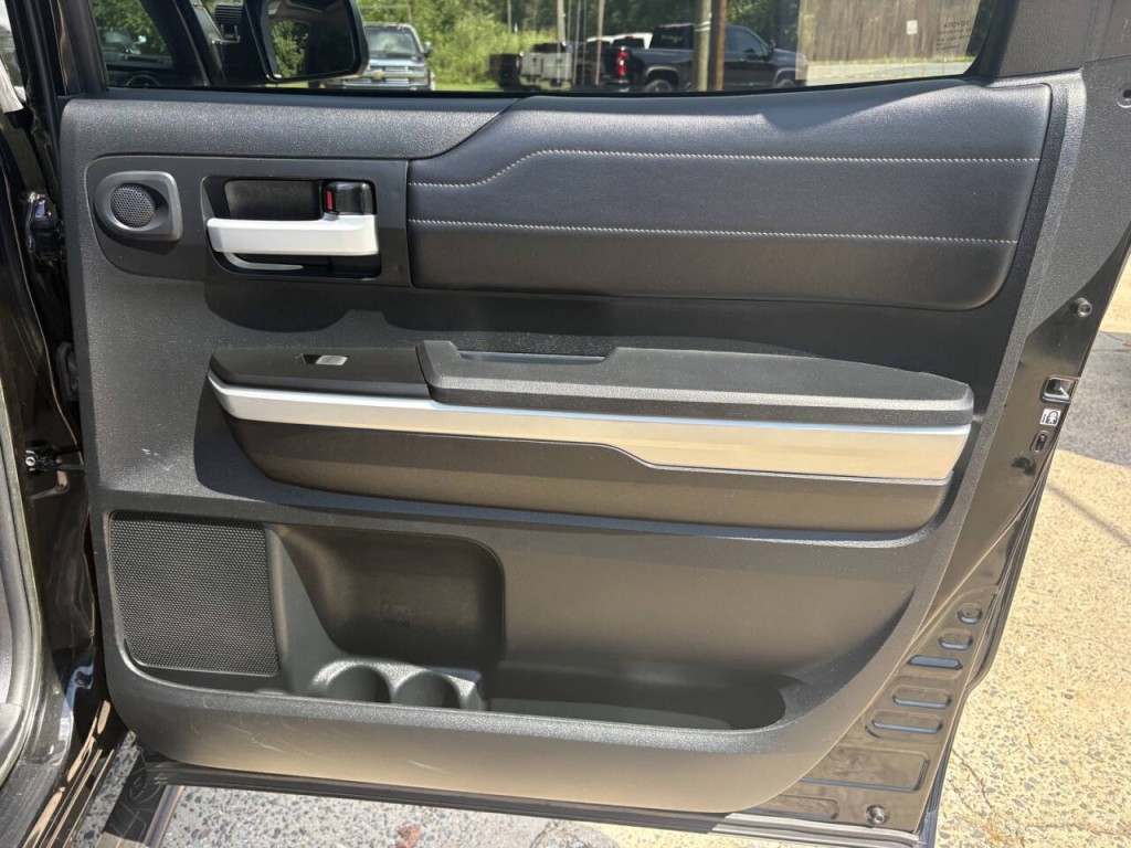 2017 Toyota Tundra Image 28