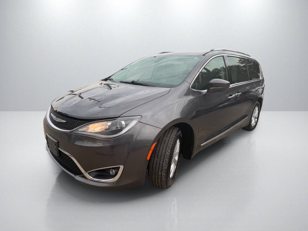 2018 Chrysler Pacifica Image 3