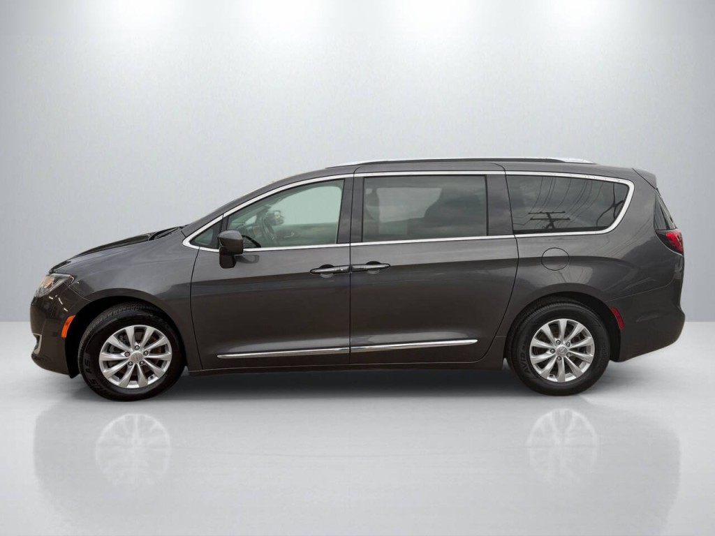 2018 Chrysler Pacifica Image 4