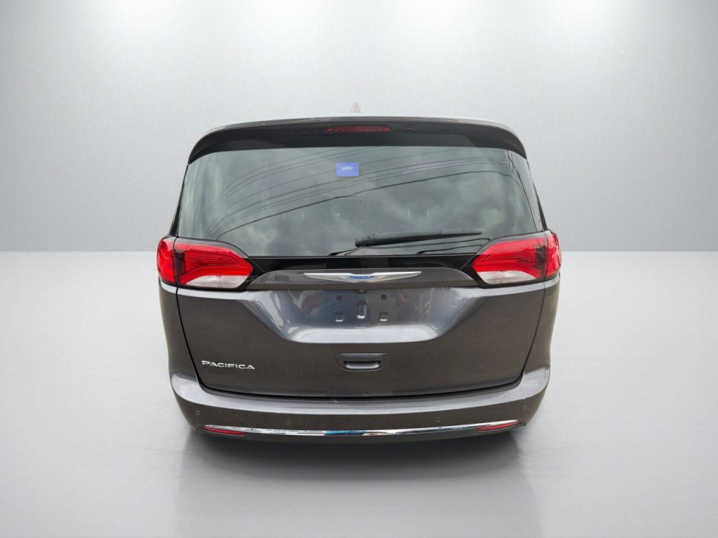 2018 Chrysler Pacifica Image 6