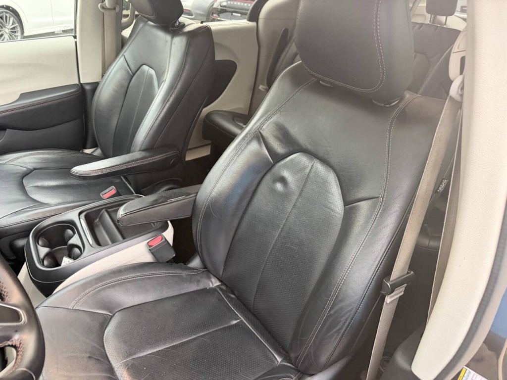 2018 Chrysler Pacifica Image 14