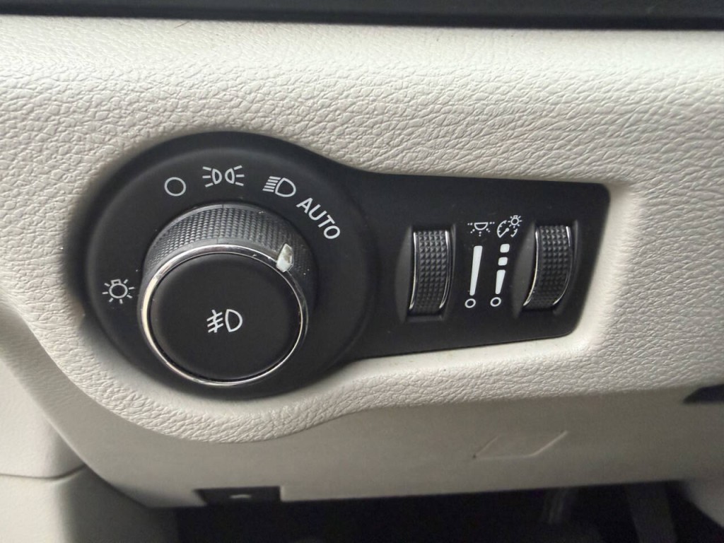 2018 Chrysler Pacifica Image 17