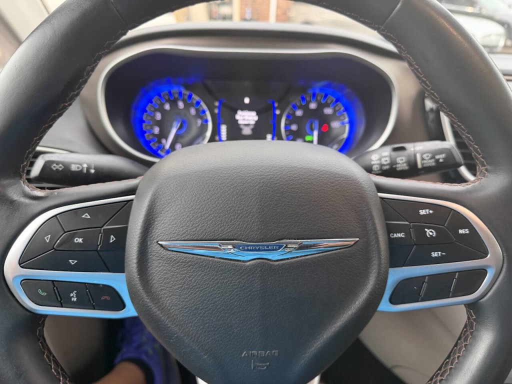 2018 Chrysler Pacifica Image 18