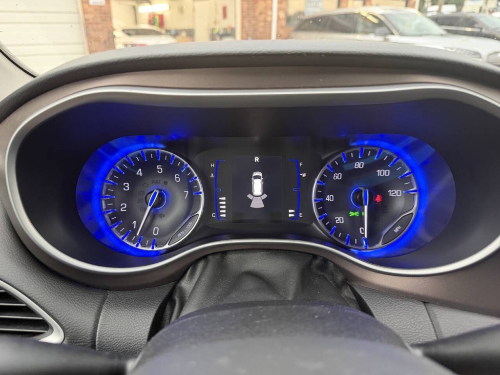 2018 Chrysler Pacifica Image 21