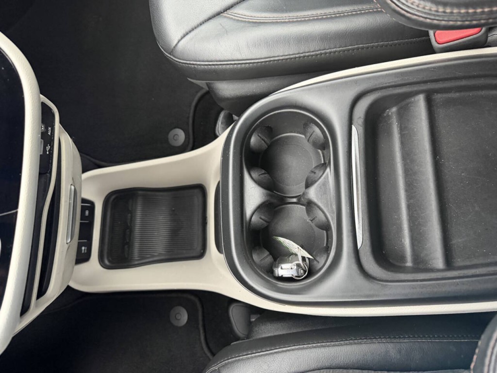 2018 Chrysler Pacifica Image 24