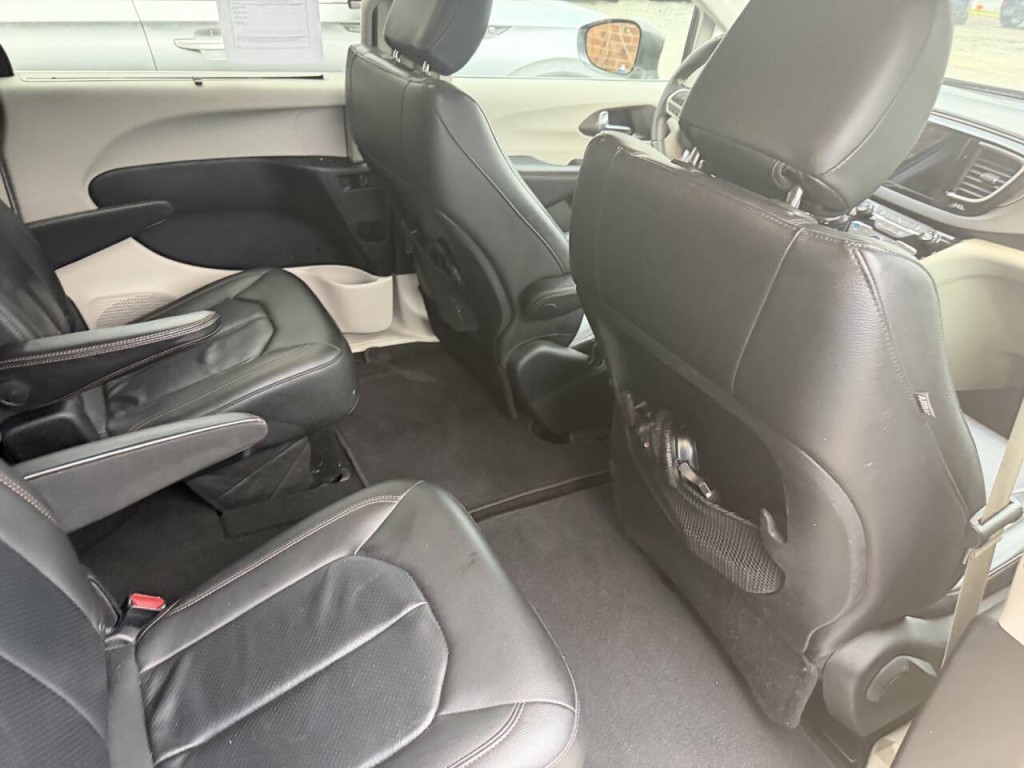 2018 Chrysler Pacifica Image 33