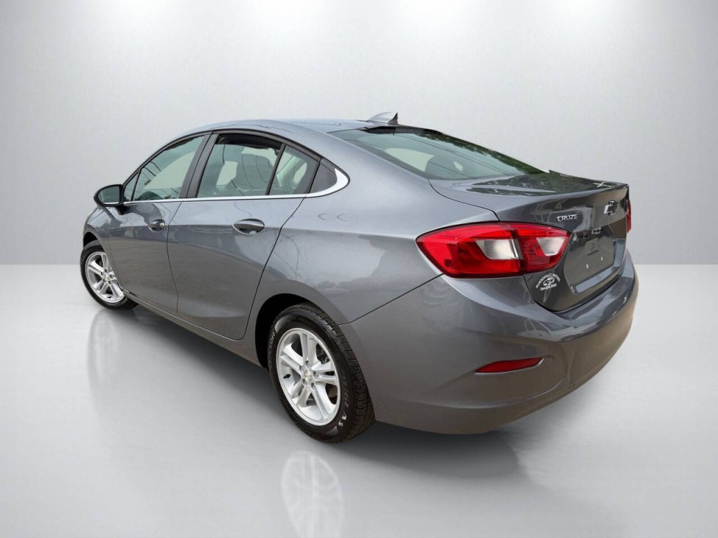 2018 Chevrolet Cruze Image 5