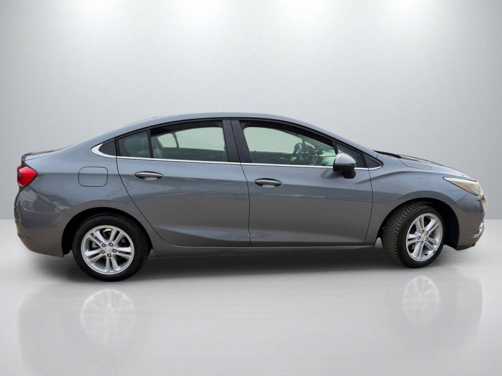 2018 Chevrolet Cruze Image 8