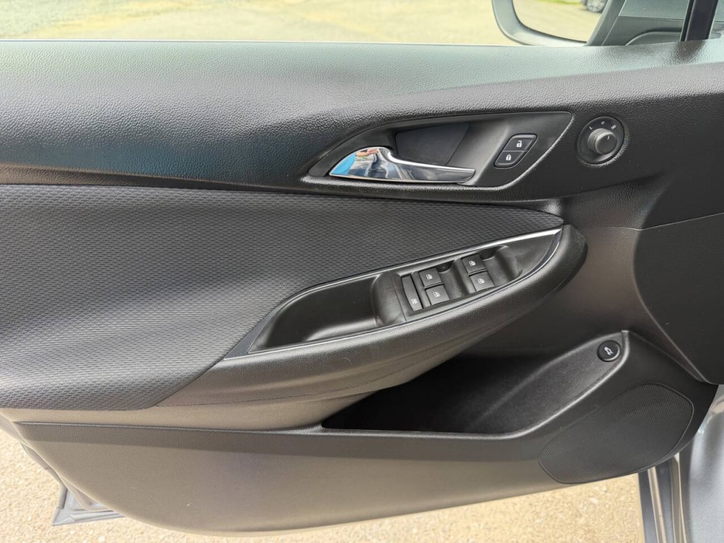 2018 Chevrolet Cruze Image 13